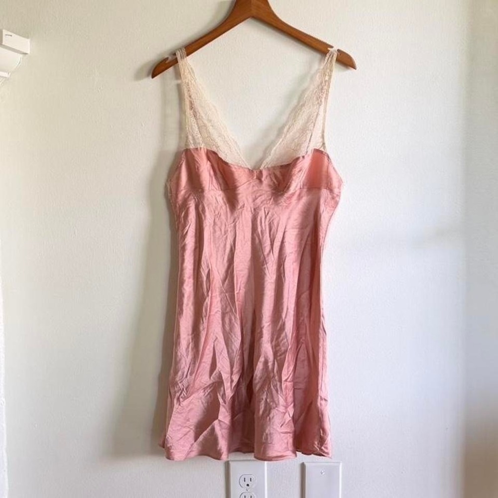 Vintage Victoria's Secret 100% Silk Lace Camisole Pink Y2K Slip Top Size M